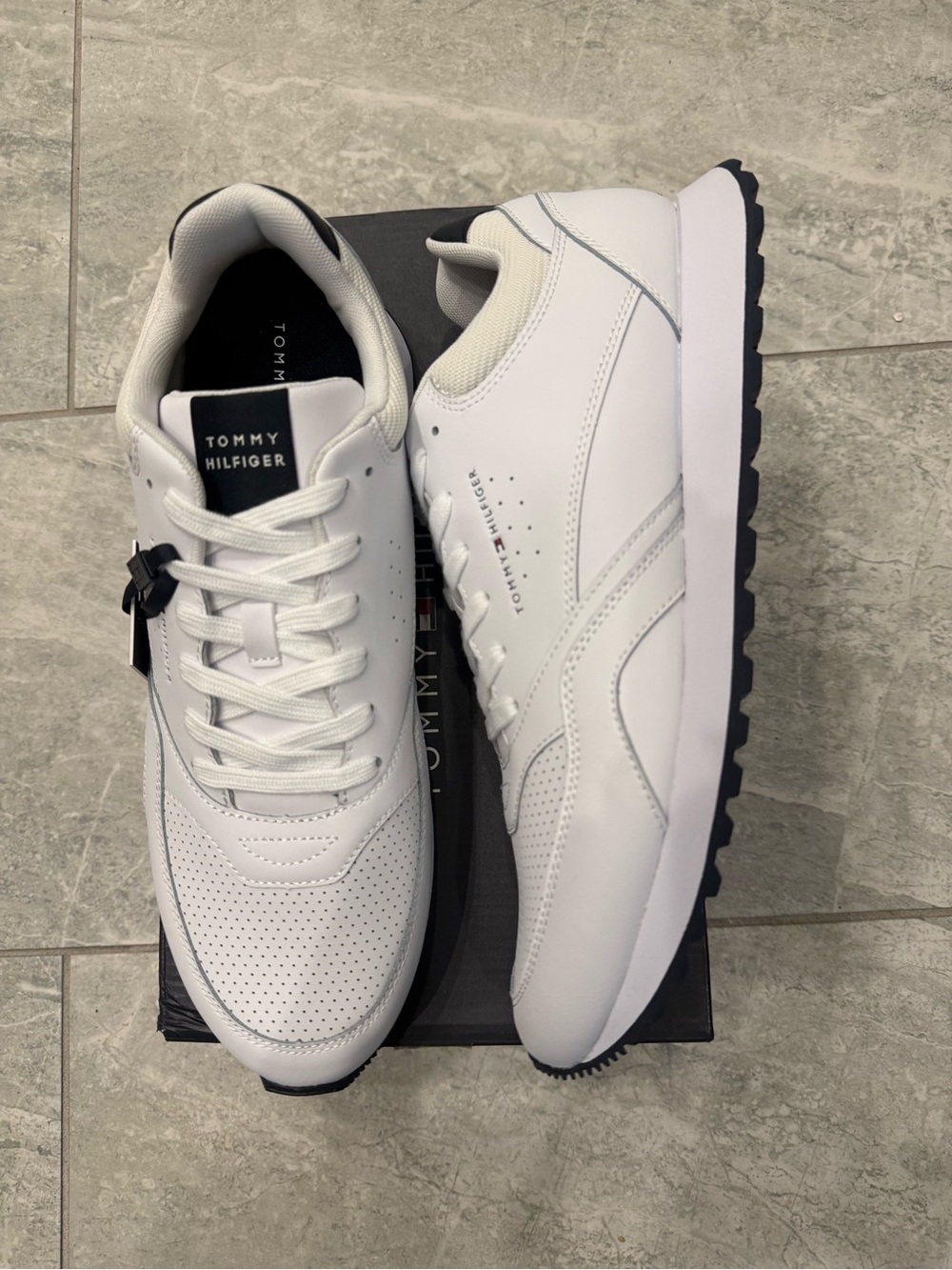 New Tommy Hilfiger Mens Sz 11, 11.5 White and Black Low-Top Shoes